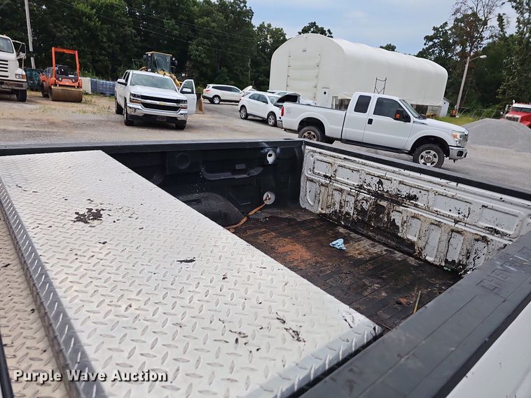 image for item NT9819 2014 Chevrolet Silverado 1500  Crew Cab pickup truck