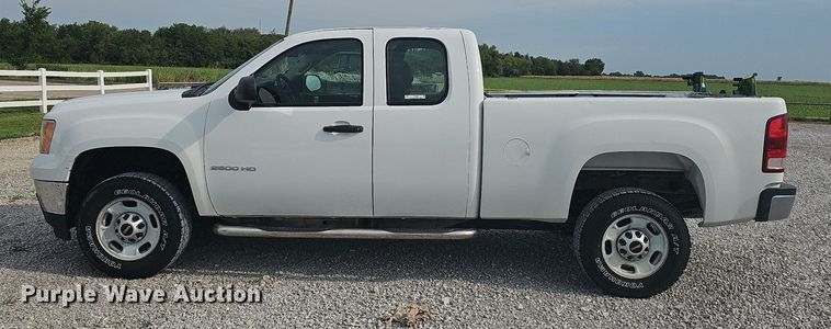 image for item NT9885 2013 GMC Sierra 2500HD  Ext. Cab pickup truck