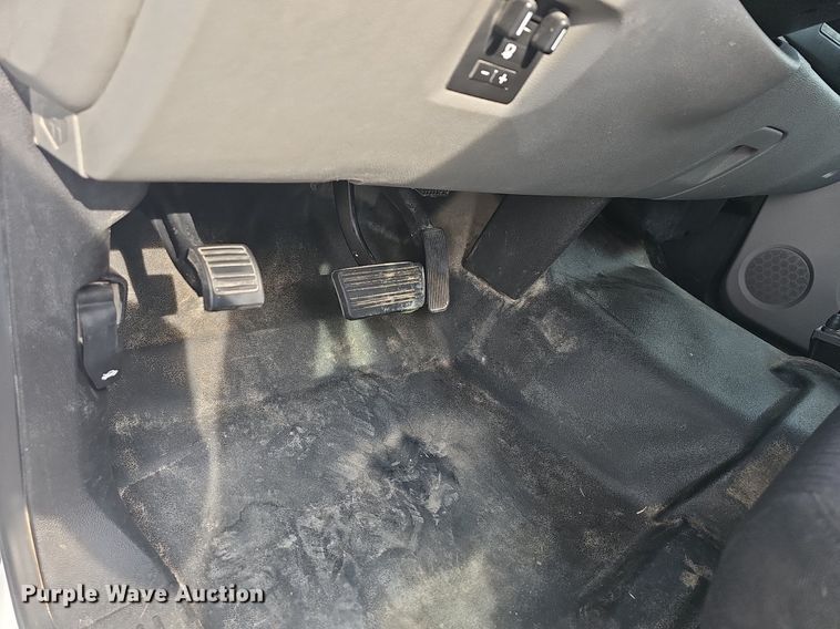 image for item NT9885 2013 GMC Sierra 2500HD  Ext. Cab pickup truck