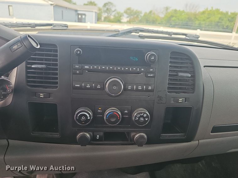 image for item NT9885 2013 GMC Sierra 2500HD  Ext. Cab pickup truck