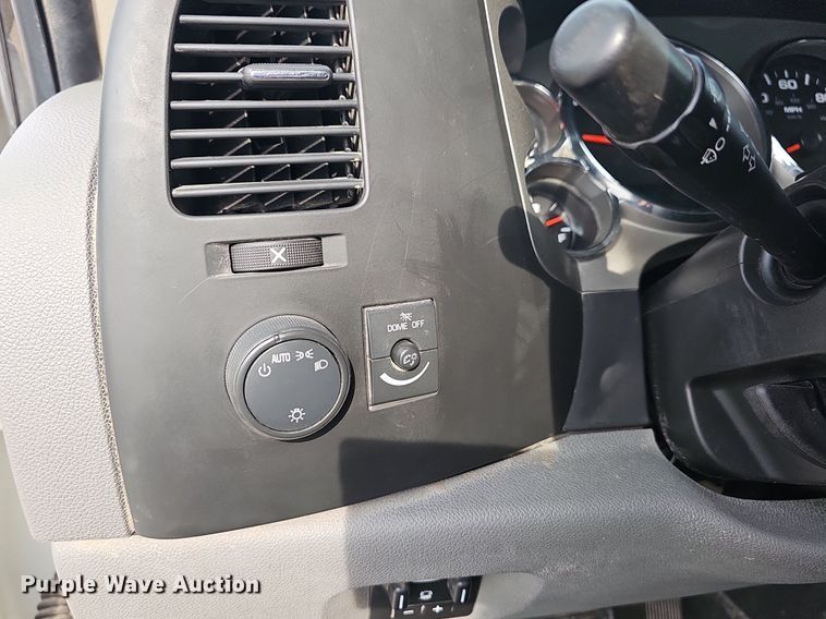 image for item NT9885 2013 GMC Sierra 2500HD  Ext. Cab pickup truck