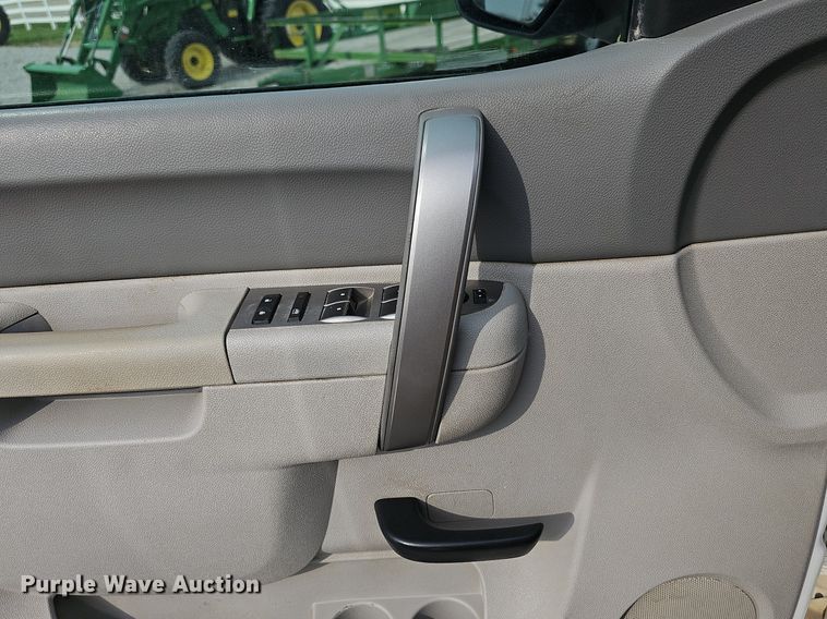 image for item NT9885 2013 GMC Sierra 2500HD  Ext. Cab pickup truck