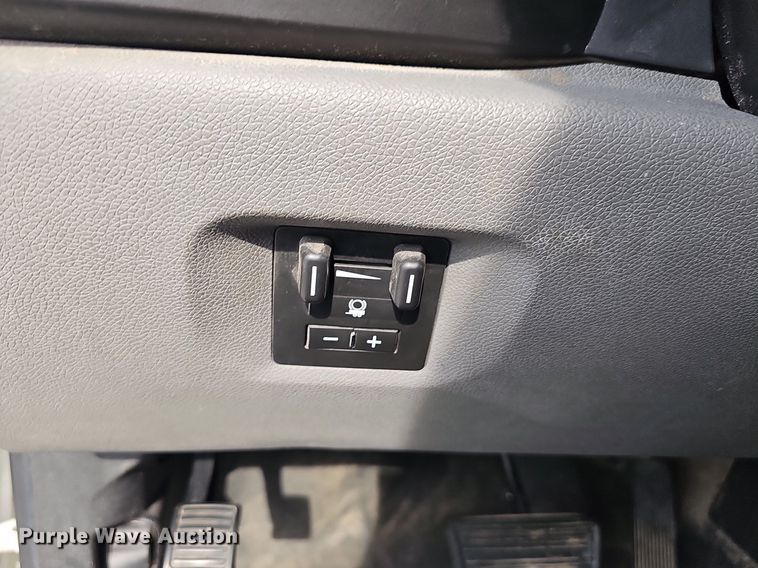 image for item NT9885 2013 GMC Sierra 2500HD  Ext. Cab pickup truck