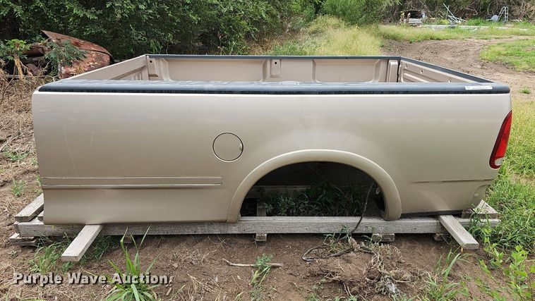 image for item NU9067 Ford F250  pickup truck bed