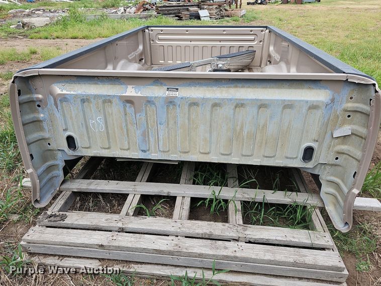 image for item NU9067 Ford F250  pickup truck bed