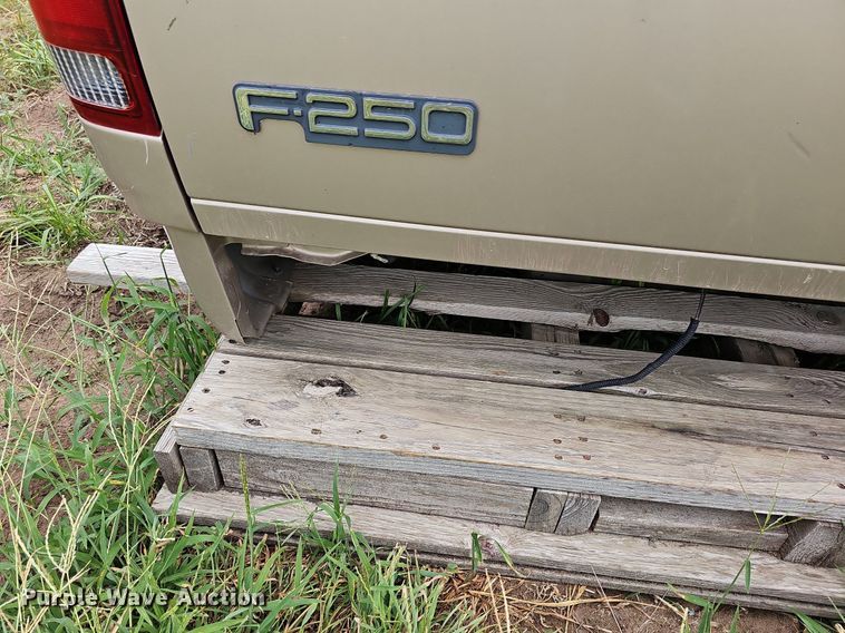 image for item NU9067 Ford F250  pickup truck bed