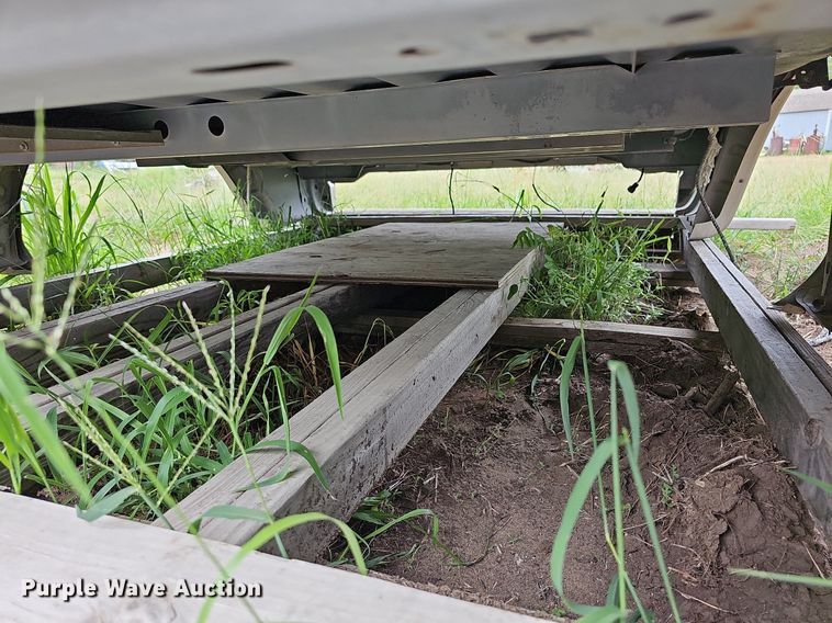 image for item NU9067 Ford F250  pickup truck bed