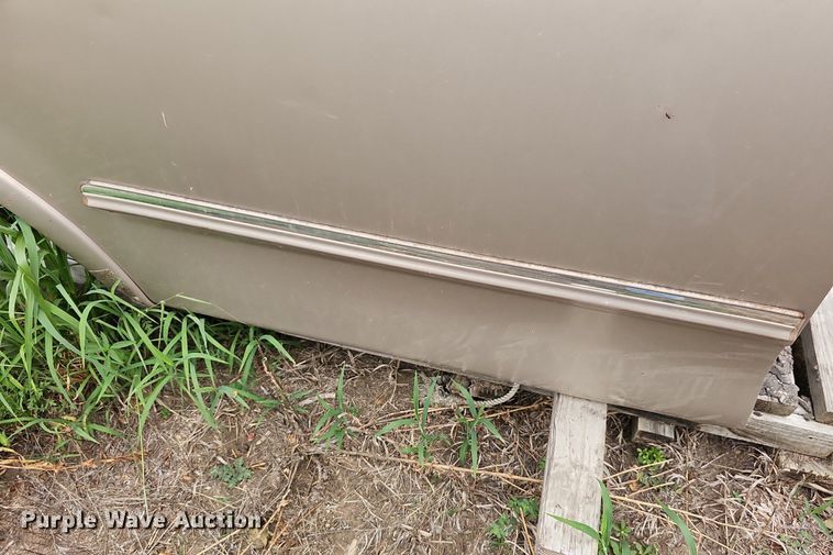 image for item NU9067 Ford F250  pickup truck bed