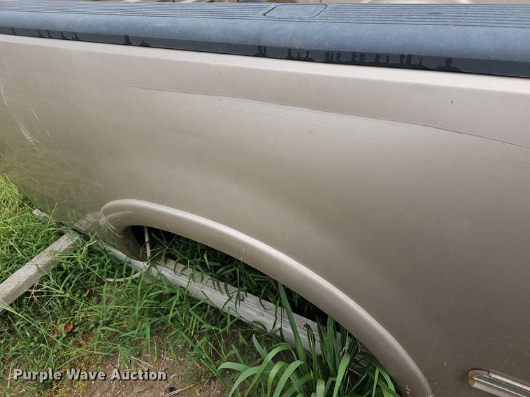 image for item NU9067 Ford F250  pickup truck bed