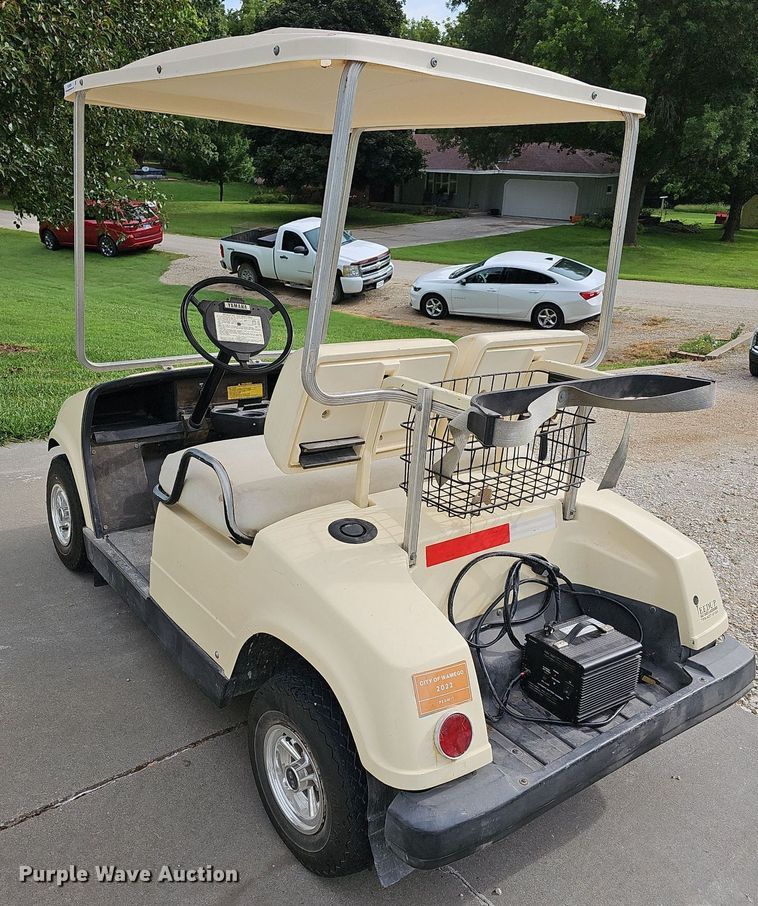 image for item NU9084 Yamaha Electric  golf cart