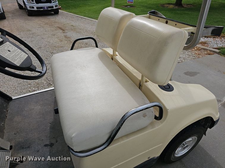 image for item NU9084 Yamaha Electric  golf cart