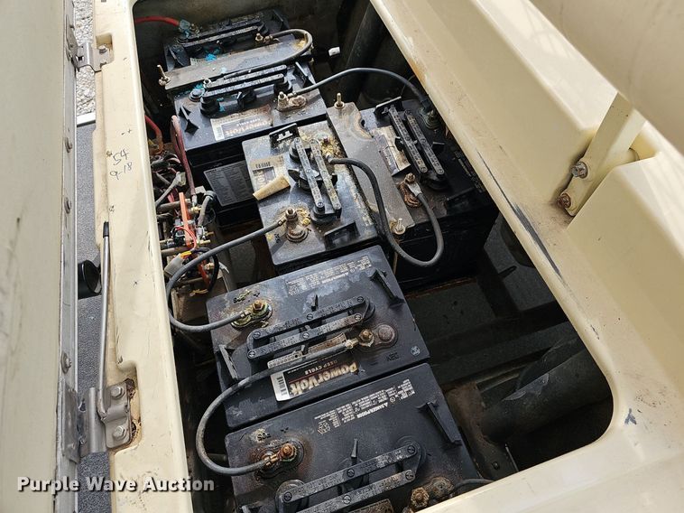 image for item NU9084 Yamaha Electric  golf cart