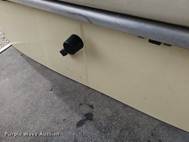 image for item NU9084 Yamaha Electric  golf cart