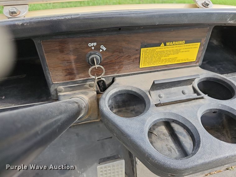 image for item NU9084 Yamaha Electric  golf cart