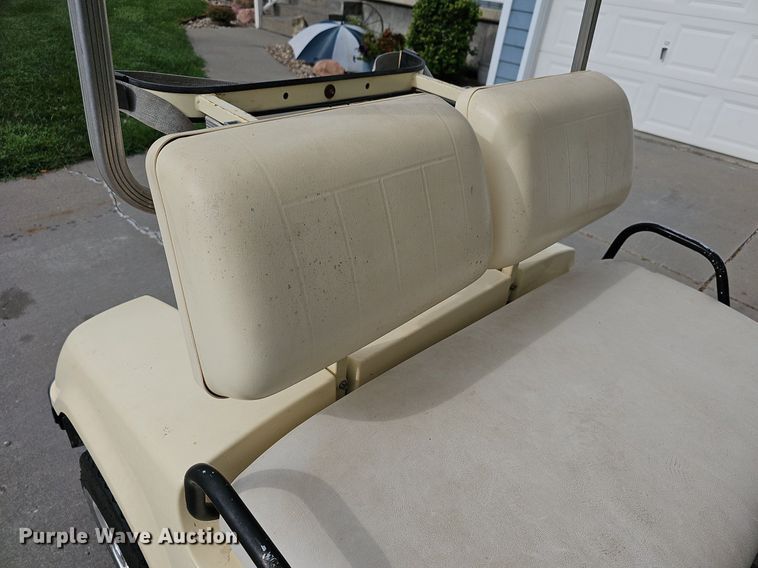 image for item NU9084 Yamaha Electric  golf cart