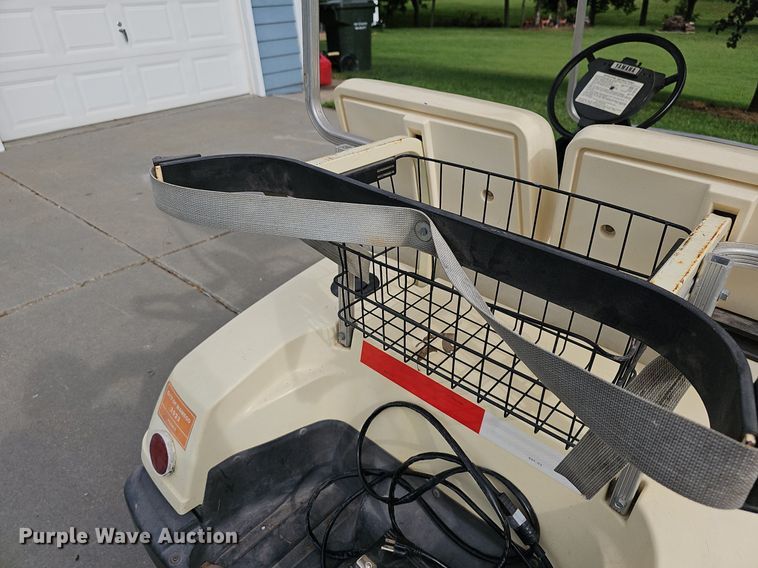 image for item NU9084 Yamaha Electric  golf cart