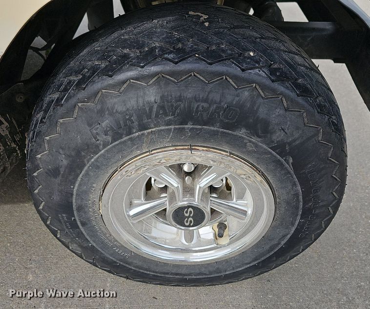 image for item NU9084 Yamaha Electric  golf cart