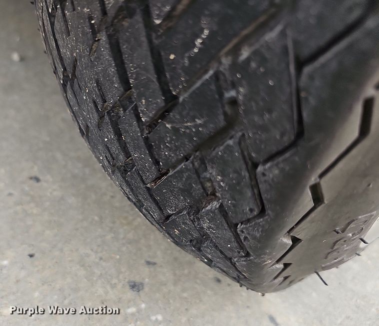 image for item NU9084 Yamaha Electric  golf cart