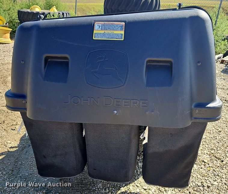 image for item NU9114 John Deere X500  lawn mower