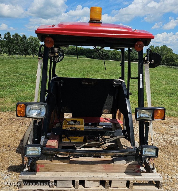 image for item NU9135 Toro  enclosed cab