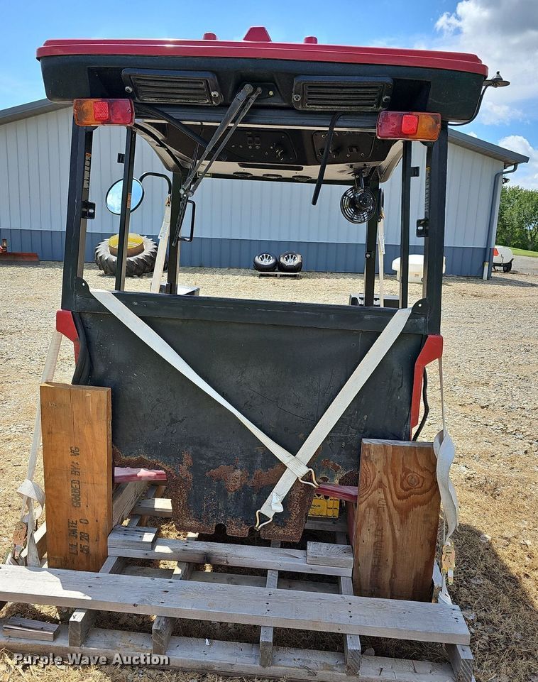 image for item NU9135 Toro  enclosed cab