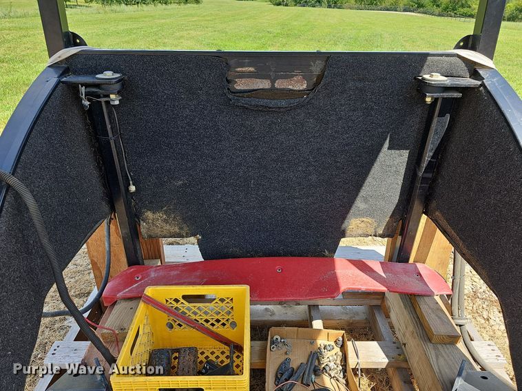 image for item NU9135 Toro  enclosed cab