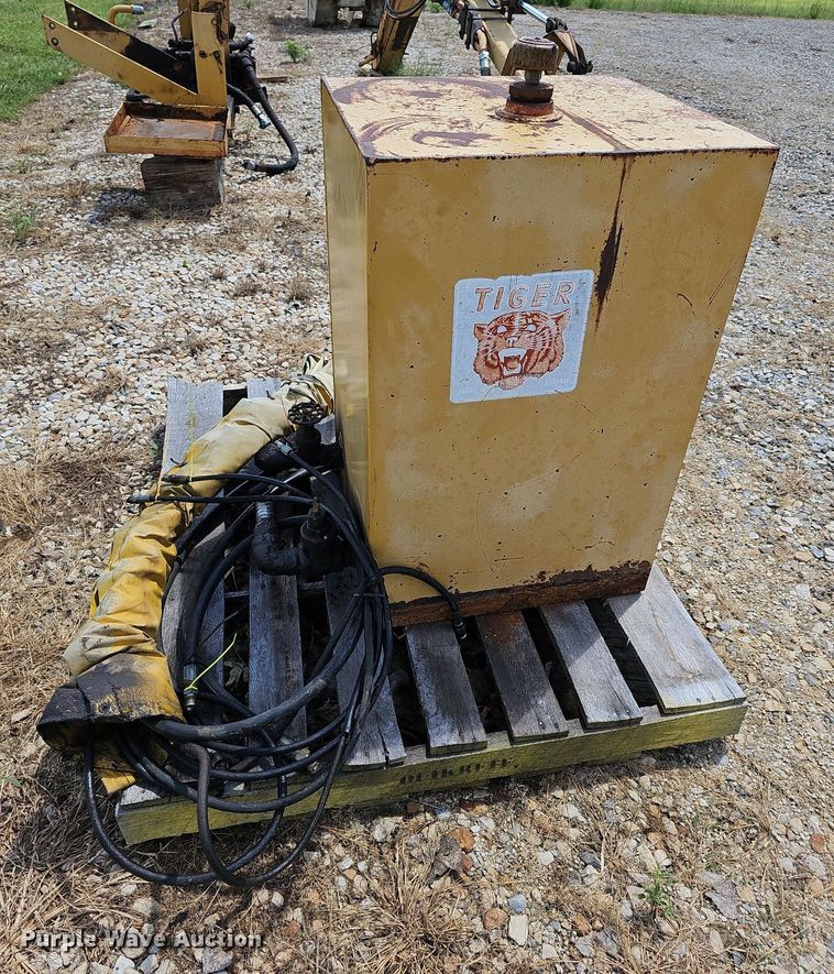 image for item NU9136 Tiger  side boom rotary mower