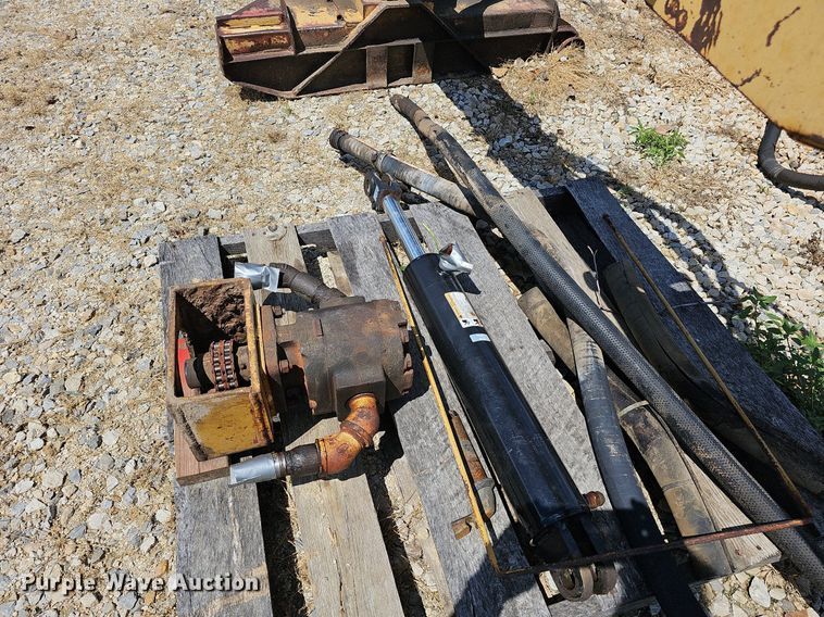 image for item NU9136 Tiger  side boom rotary mower