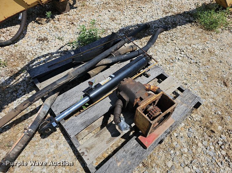 image for item NU9136 Tiger  side boom rotary mower