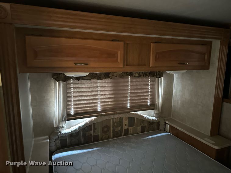 image for item NY9249 2007 Fleetwood Terra LX  RV