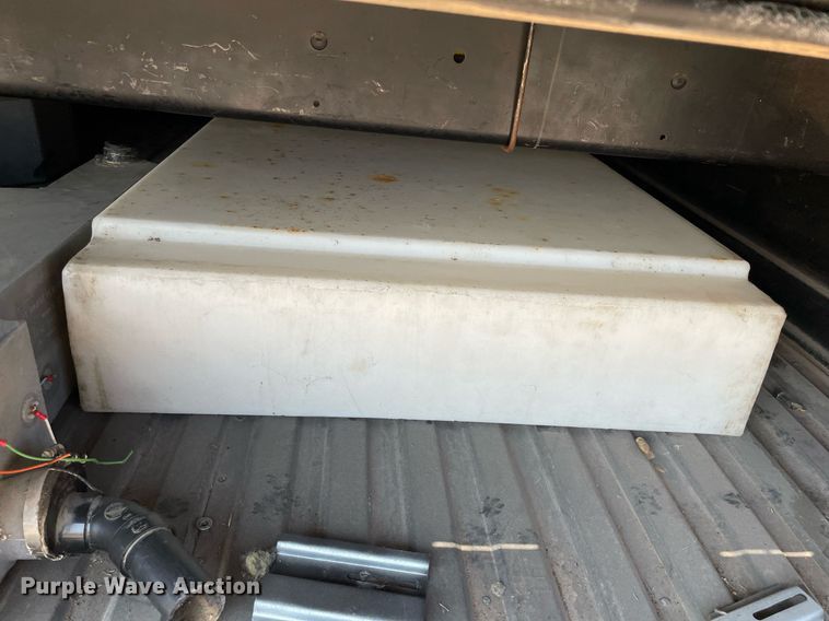 image for item NY9556 2009 Thomas Built Saf-T-Liner  bus