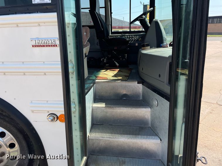 image for item NY9556 2009 Thomas Built Saf-T-Liner  bus