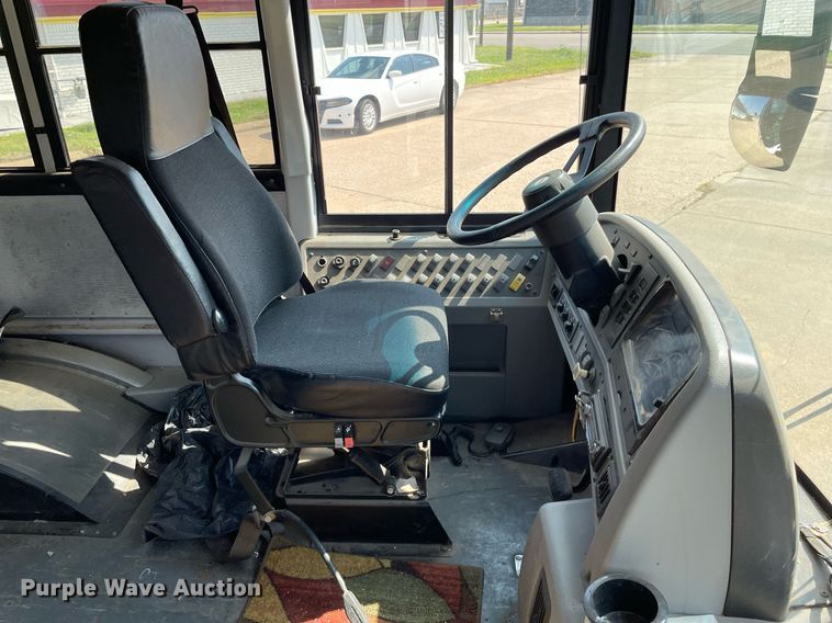 image for item NY9556 2009 Thomas Built Saf-T-Liner  bus