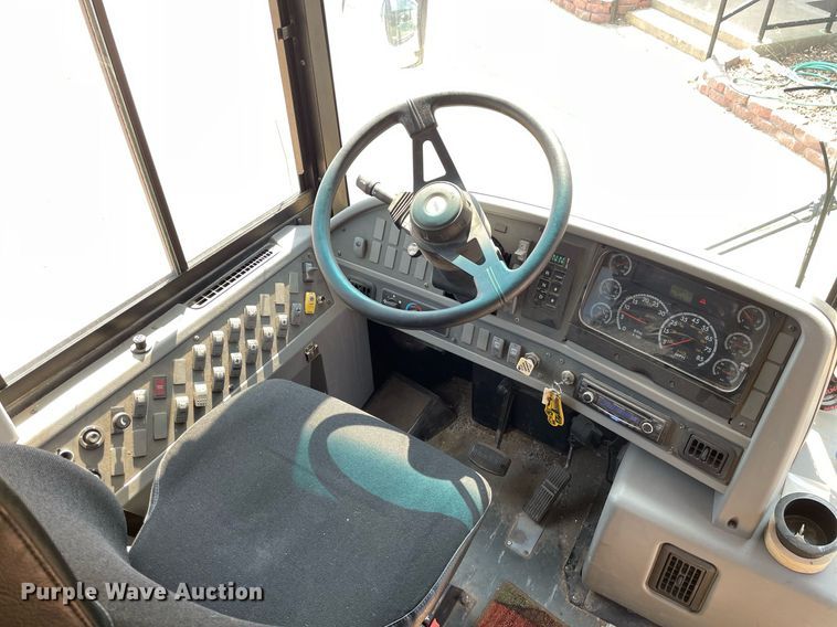 image for item NY9556 2009 Thomas Built Saf-T-Liner  bus