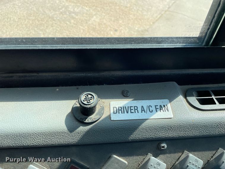 image for item NY9556 2009 Thomas Built Saf-T-Liner  bus