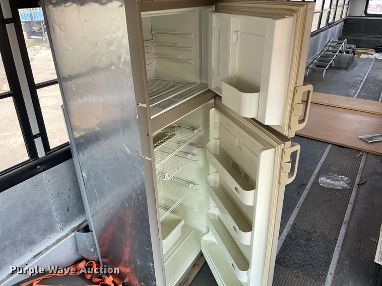 image for item NY9556 2009 Thomas Built Saf-T-Liner  bus