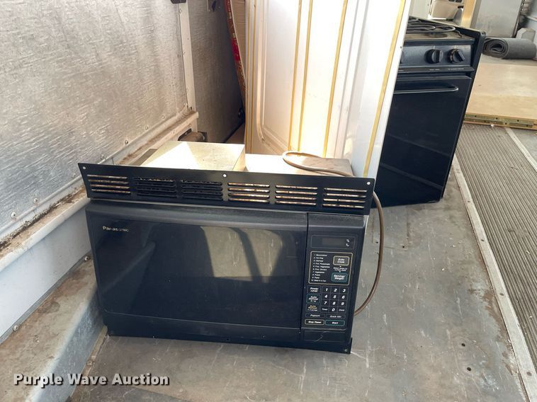 image for item NY9556 2009 Thomas Built Saf-T-Liner  bus