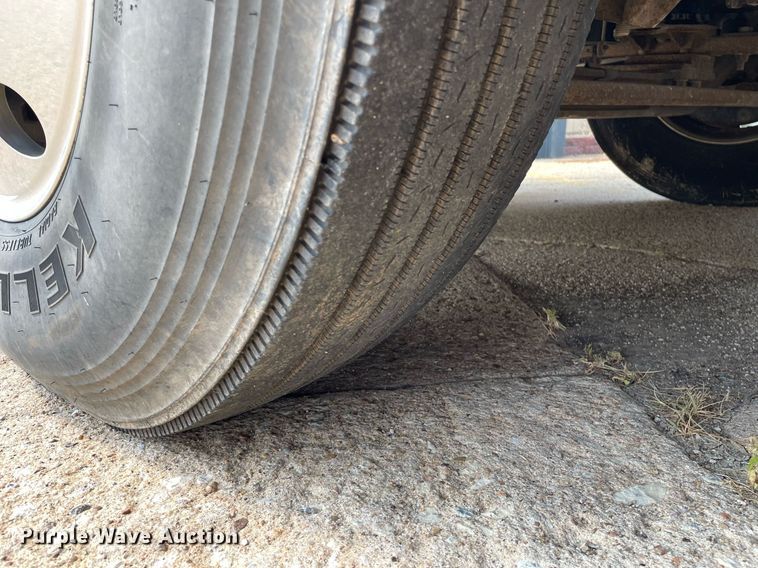 image for item NY9556 2009 Thomas Built Saf-T-Liner  bus