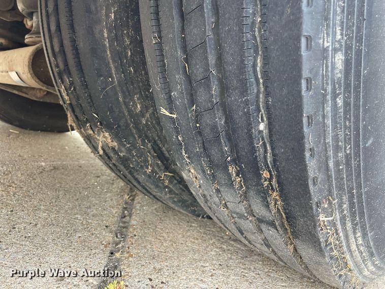 image for item NY9556 2009 Thomas Built Saf-T-Liner  bus