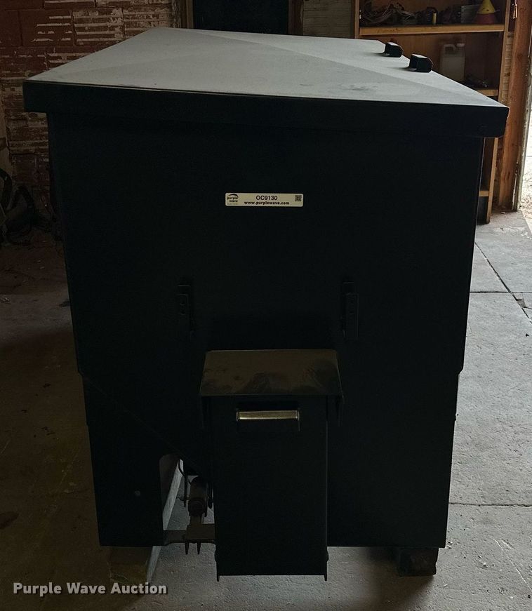 image for item OC9130 Crownline S32  cake feeder