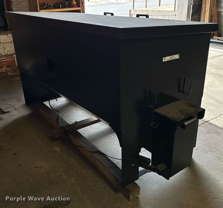 image for item OC9130 Crownline S32  cake feeder