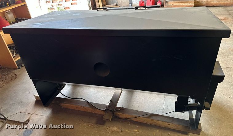 image for item OC9130 Crownline S32  cake feeder