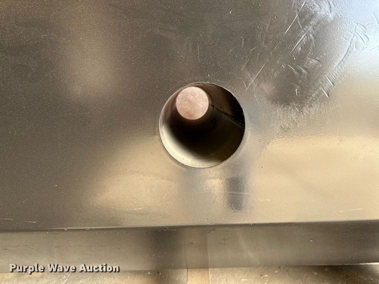 image for item OC9130 Crownline S32  cake feeder