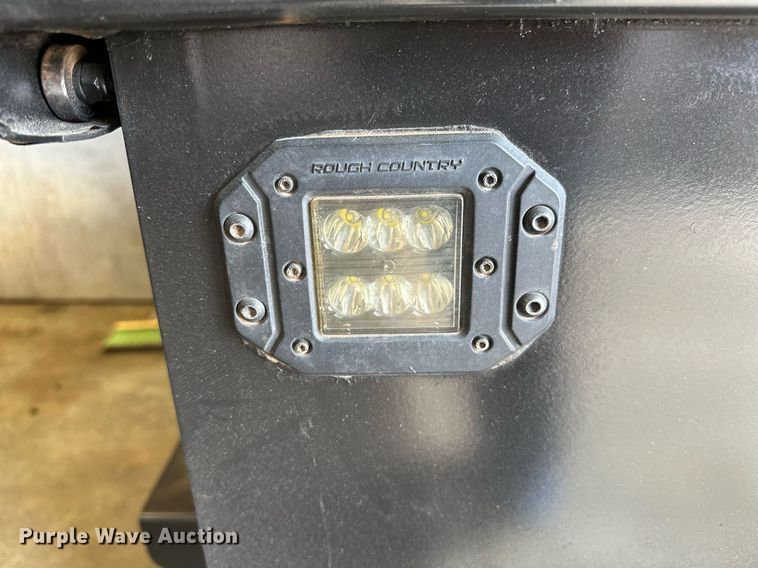 image for item OC9130 Crownline S32  cake feeder