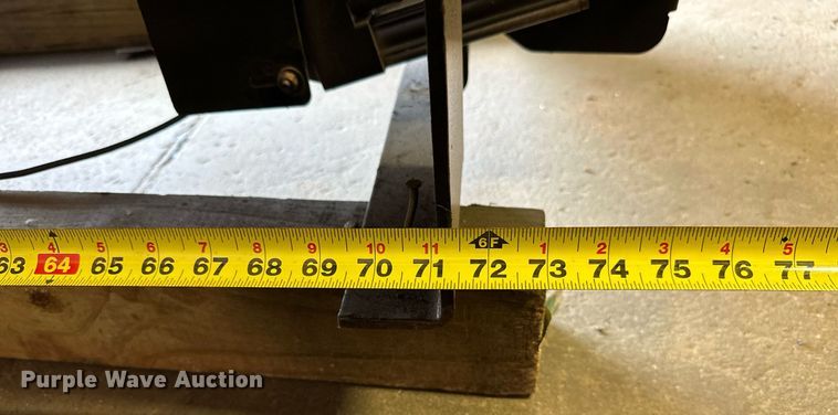 image for item OC9130 Crownline S32  cake feeder