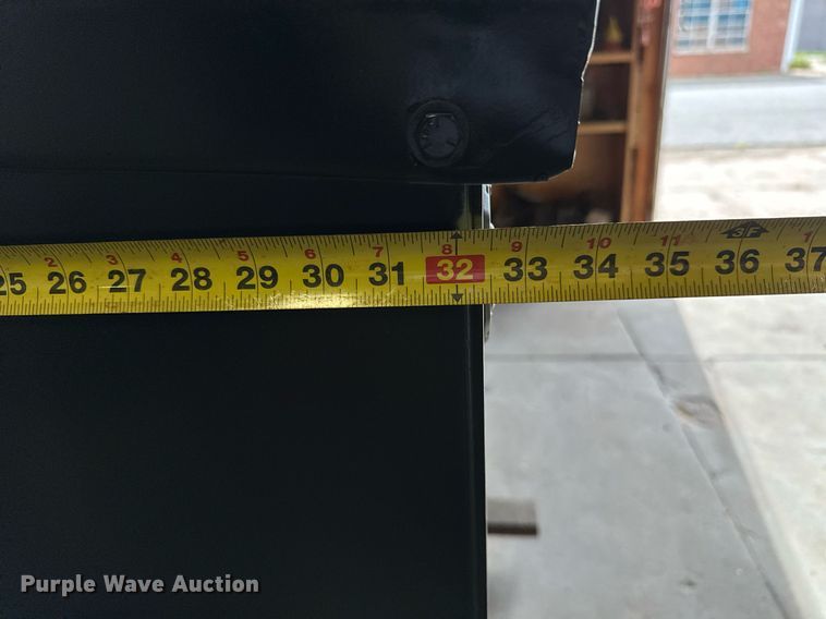 image for item OC9130 Crownline S32  cake feeder