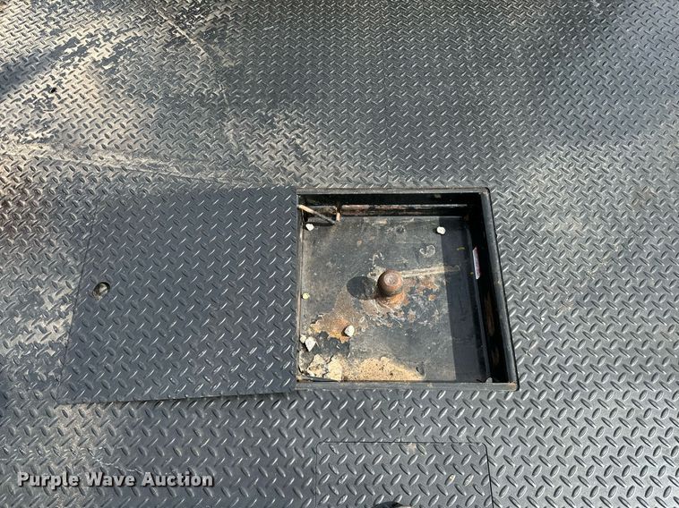 image for item OC9131 Crownline ABD 102  hydraulic bale bed