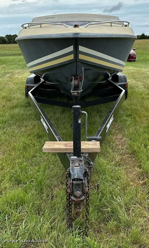 image for item OG9138 1991 Baja 270  boat