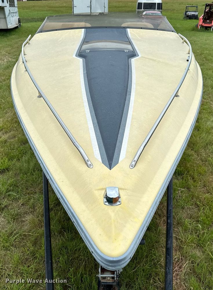 image for item OG9138 1991 Baja 270  boat