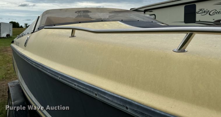 image for item OG9138 1991 Baja 270  boat